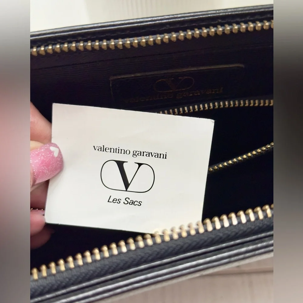 New Vintage VLTN Black Leather Clutch w Tassel - Picture 8 of 10